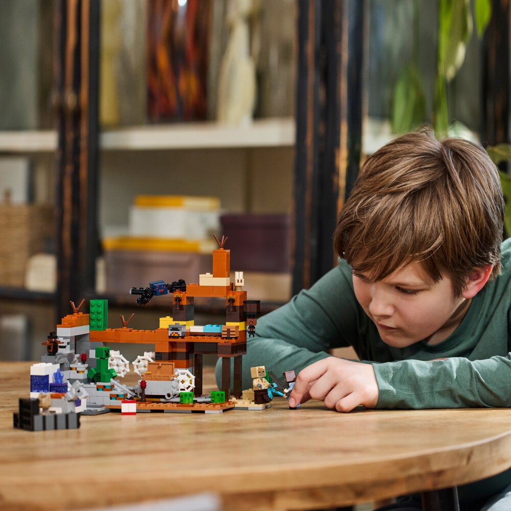 LEGO Minecraft - De woestenijmijnschacht 8+
