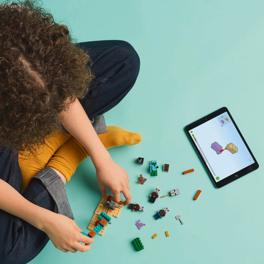 LEGO Minecraft - De Illagers in de woestijn 7+