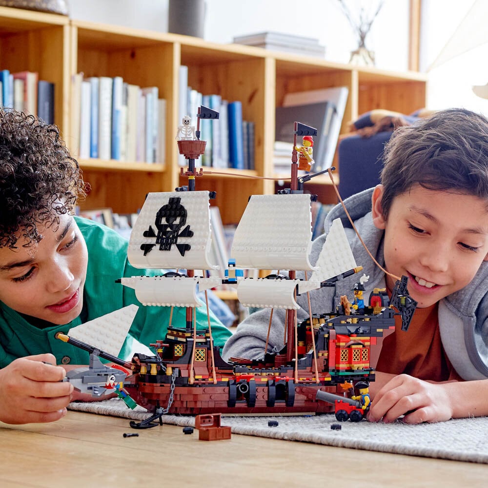 LEGO Creator Piratenschip 9+