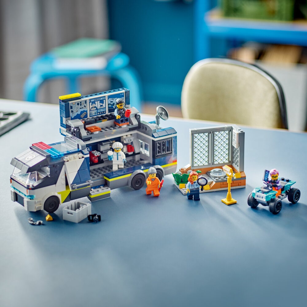 LEGO City - Politielaboratorium in truck 7+