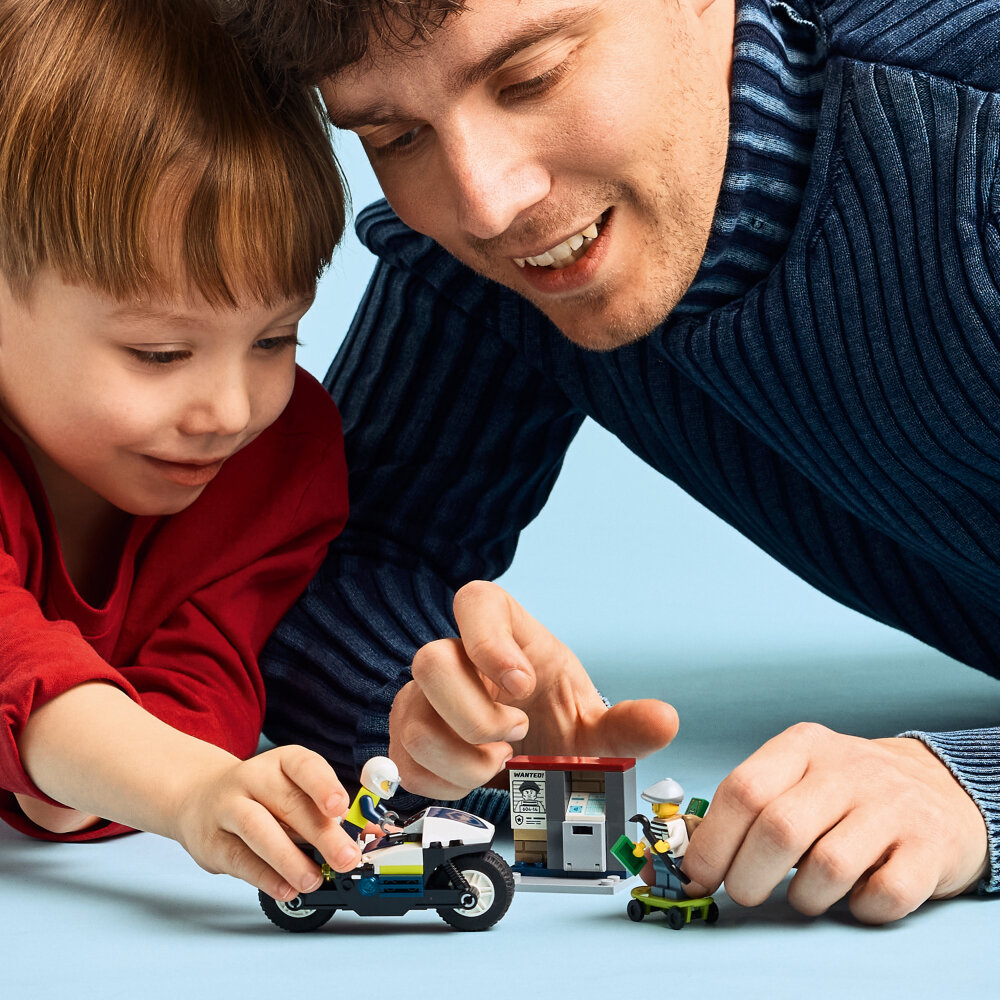 LEGO City - Achtervolging op politiemotor 4+