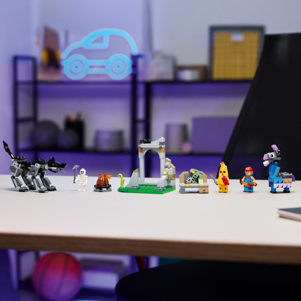 LEGO Fortnite - Peely en Sparkplugs kamp 7+