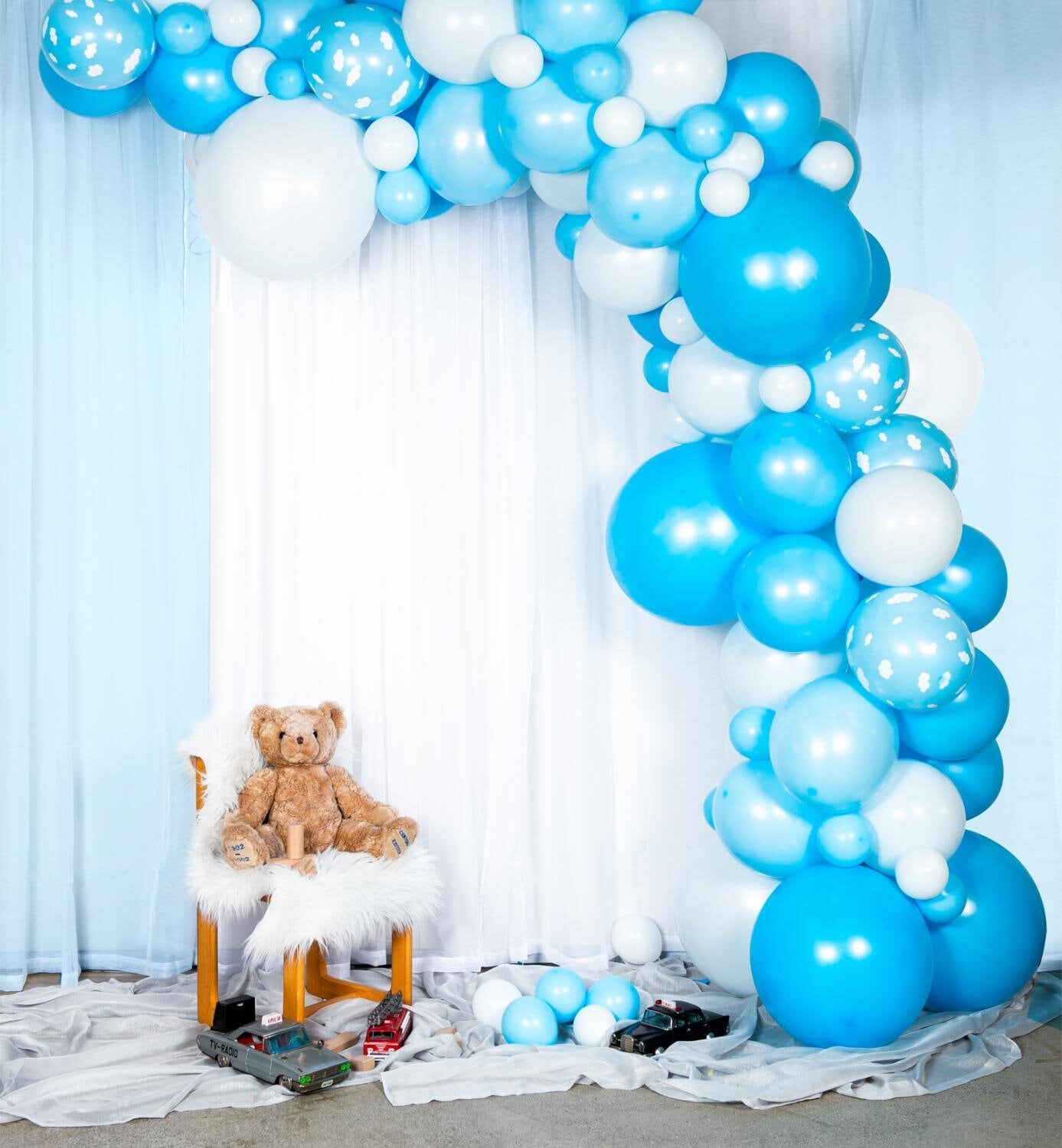 DIY Ballonnenboog in blauwe tinten