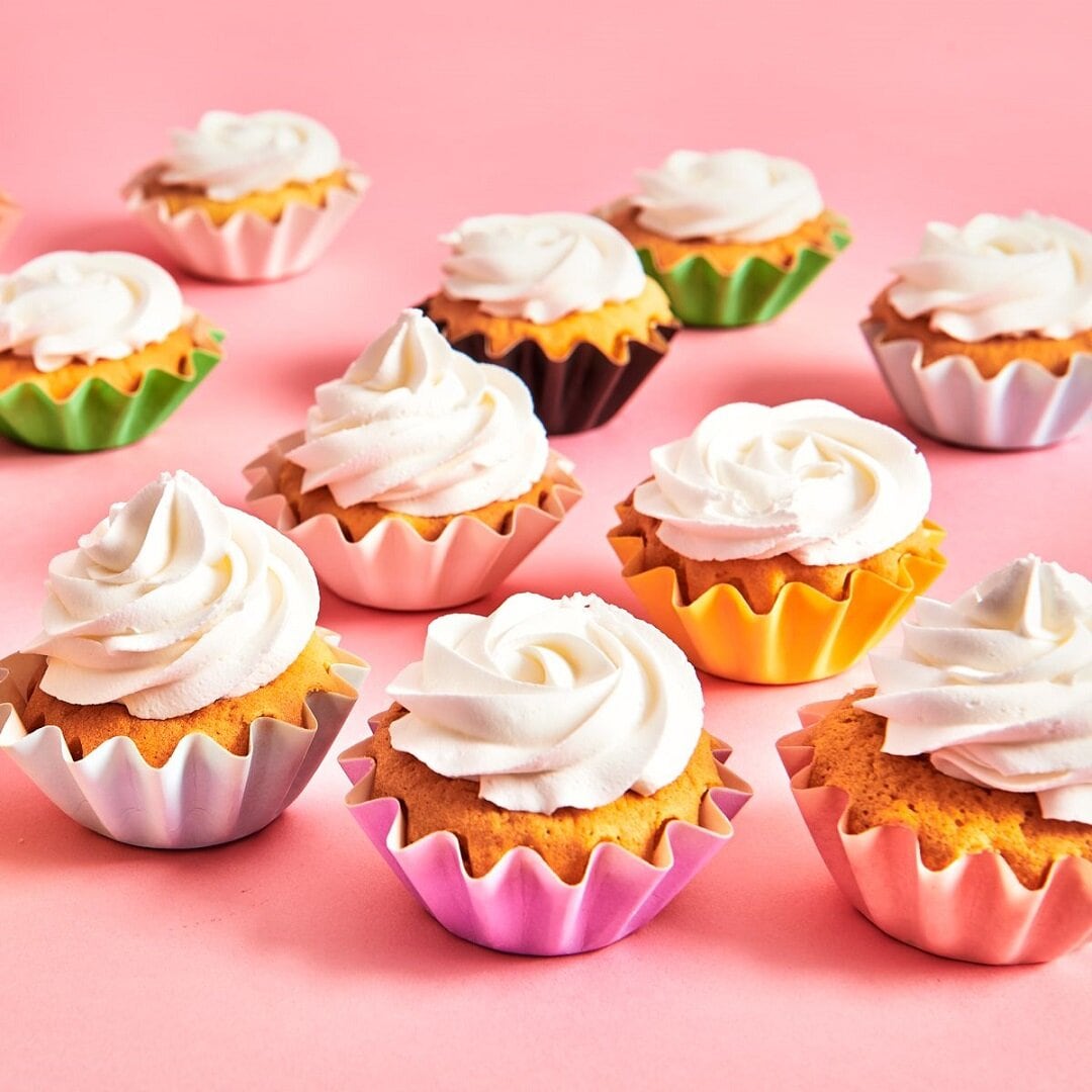 FunCakes - Muffinvormpjes Bloemvormig Zwart 48-pack