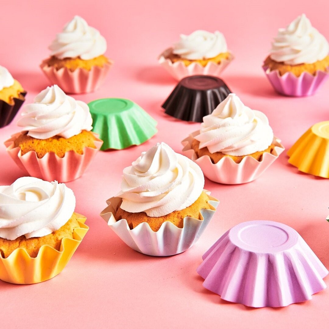 FunCakes - Muffinvormpjes Bloemvormig Zwart 48-pack